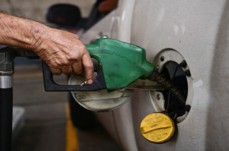مختص يرجح رفع أسعار المحروقات 4-12% الشهر المقبل￼