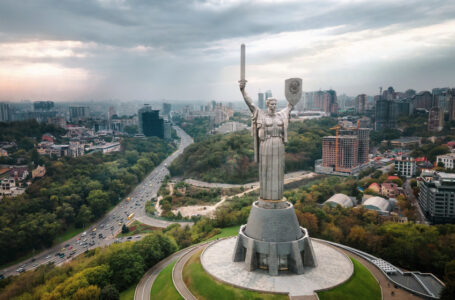يونيسكو تعتزم إدراج كييف ولفيف في قائمة التراث العالمي المعرض للخطر￼