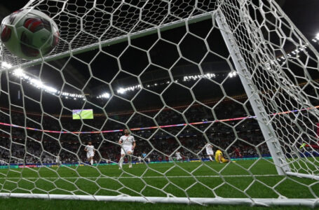 قطر حاملة اللقب أول المتأهلين إلى ثمن النهائي في كآس آسيا￼