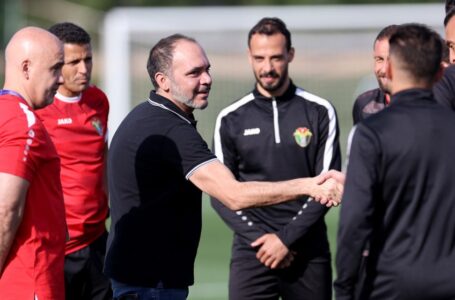الأمير علي يلتقي لاعبي المنتخب الوطني لكرة القدم ويحفزهم قبيل مباراة العراق￼