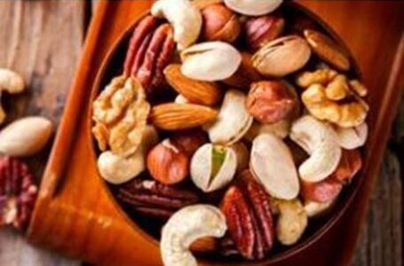 لعلاج ارتفاع ضغط الدم .. تناول هذه المكسرات يوميا في رمضان