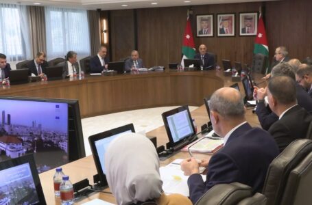 الحكومة تمدد الإعفاء من الرسوم المترتبة على أجور الشحن البحري