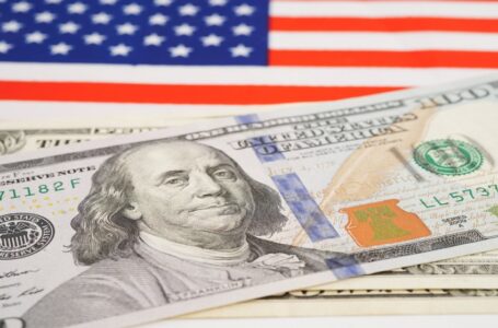 الدولار مستقر وسط ترقب لبيانات التضخم الأميركية