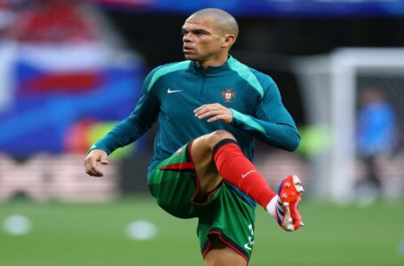 كأس أوروبا: البرتغالي بيبي يدخل التاريخ كأكبر لاعب في النهائيات