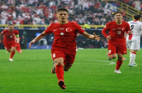 كأس أوروبا: هدف غولر الرائع يمنح تركيا الفوز على جورجيا