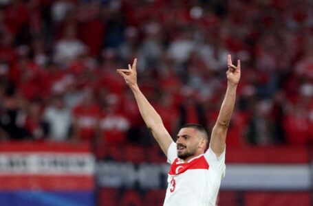 كأس أوروبا: ويفا يوقف التركي ديميرال لمباراتين بعد احتفاله الجدلي