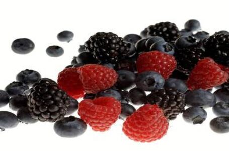 أطعمة تخفض مستوى ضغط الدم وتحمي من الخرف