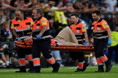 تير شتيغن حارس برشلونة سيخضع لجراحة في الركبة