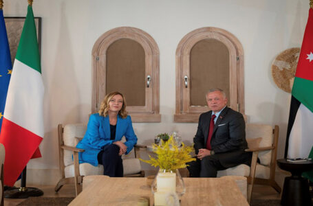 الملك يبحث مع رئيسة الوزراء الإيطالية سبل خفض التصعيد في المنطقة