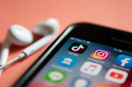 تعليق تيك توك في الولايات المتحدة وترامب يقول إنه قد يمنح المنصة مهلة 90 يوما