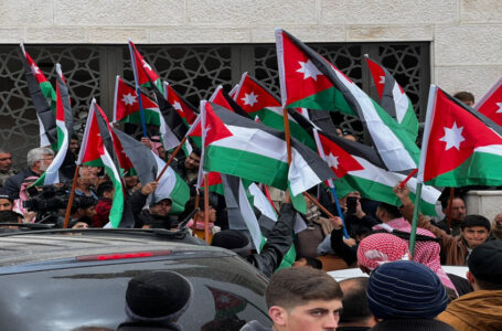 سياسيان: الموقف الأردني ثابت في رفض تهجير الفلسطينيين من أرضهم