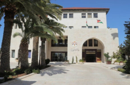 الحكومة تقرر زيادة رواتب المتقاعدين العسكريين اعتبارا من نهاية الشهر الحالي