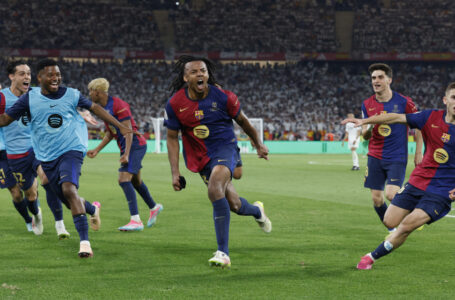 كأس إسبانيا: برشلونة يكرّس تفوقه على ريال مدريد بعد التمديد ويتوج باللقب
