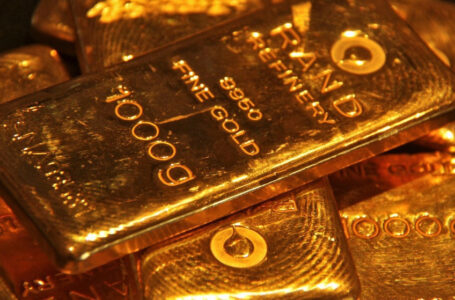 الذهب يرتفع عالميا مع إقبال المستثمرين على الشراء وترقب بيانات أميركية