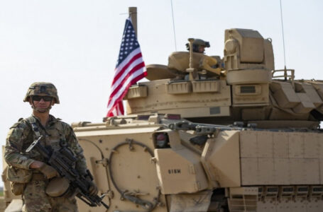 البيت الأبيض: القوات الأميركية تحافظ على “وضعية دفاعية” في الشرق الأوسط