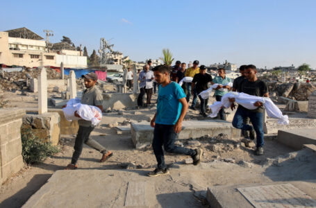63 شهيدا بقصف الاحتلال على غزة بينهم 28 من منتظري المساعدات