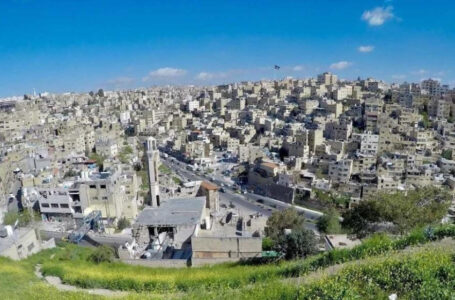 أجواء حارة نسبيًا اليوم وكتلة هوائية حارة وجافة حتى الأربعاء