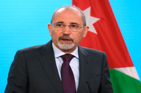 الصفدي: يجب إجبار إسرائيل على إنهاء معاملتها اللاإنسانية للفلسطينيين