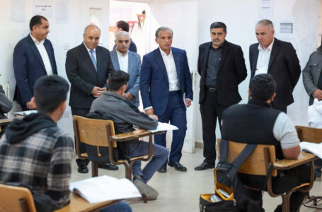رئيس الوزراء يزور مدرسة الشوبك الزراعية ضمن جولة ميدانية تفقدية