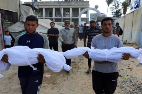 شهداء وجرحى إثر استهداف الاحتلال الإسرائيلي مركبة شرقي حي الزيتون بغزة