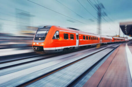 وزارة النقل تبحث آليات تنفيذ مشروع القطار الخفيف بين عمّان والزرقاء