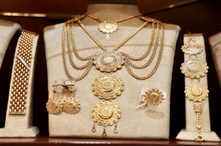 85.7 دينارا سعر غرام الذهب عيار 21 محليا الاثنين