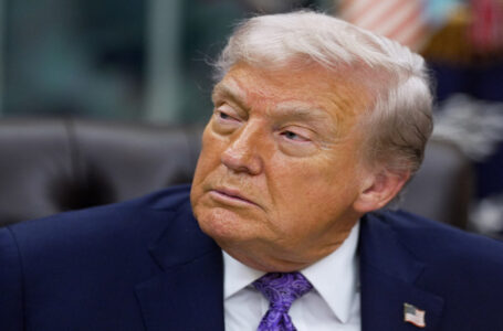 ترامب يفرض مزيدا من القيود على دخول الأجانب إلى الولايات المتحدة