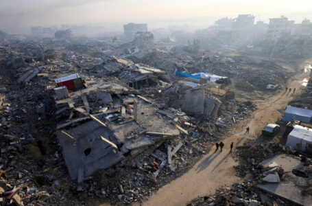 5 شهداء على الأقل في قصف إسرائيلي لمركز إيواء شرق مدينة غزة