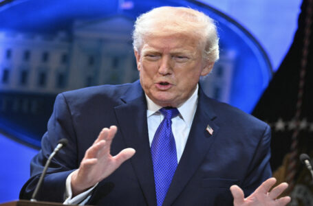 ترامب يوقّع أمرا تنفيذيا بفرض تعرفات جمركية دولية بنسبة 10%