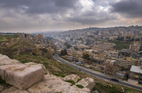 طقس بارد الثلاثاء وتوقع هطل زخات مطرية شمالي ووسط المملكة