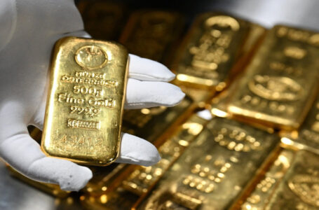 الذهب يصعد 1% مع تصاعد التوتر جراء الضربات الأميركية الإسرائيلية على إيران