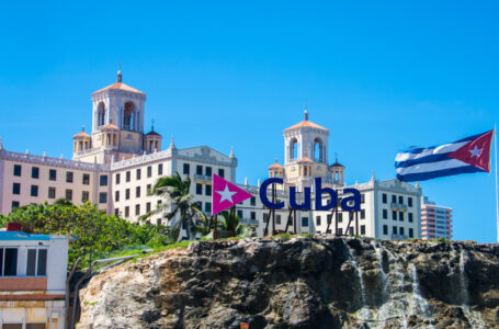 الرئيس الكوبي يتعهد بـ”مقاومة منيعة” في ضوء تهديد ترامب بالاستيلاء على الجزيرة