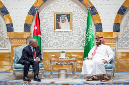 السفير السعودي: زيارة الملك للسعودية تؤكد عمق التضامن والشراكة الاستراتيجية