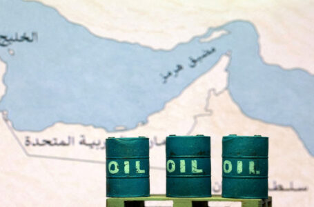 وكالة الطاقة: معروض النفط سيقل عن الطلب في 2026 بسبب حرب إيران